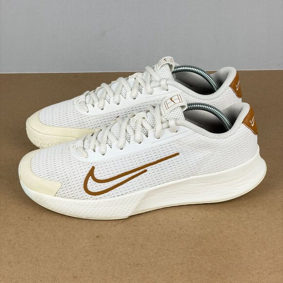 Nike Court Vapor Lite 2 HC Low Tennis Shoes Womens 8.5 White Sail Desert Ochre - Picture 11 of 11